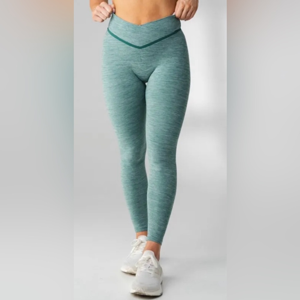 Vitality NWOT Daydream Leggings In Evergreen Marl Size M
